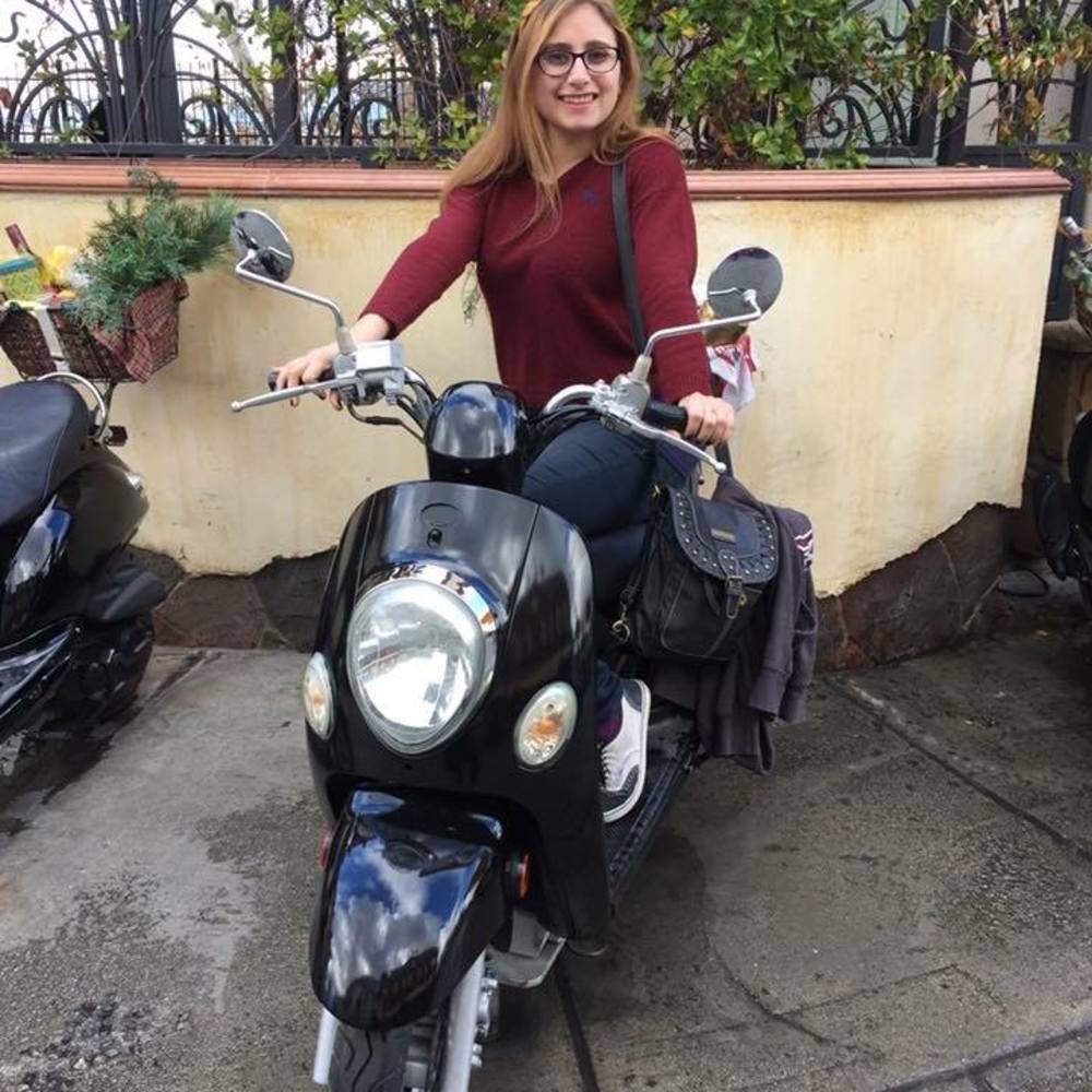 Meet your Posher, Casey